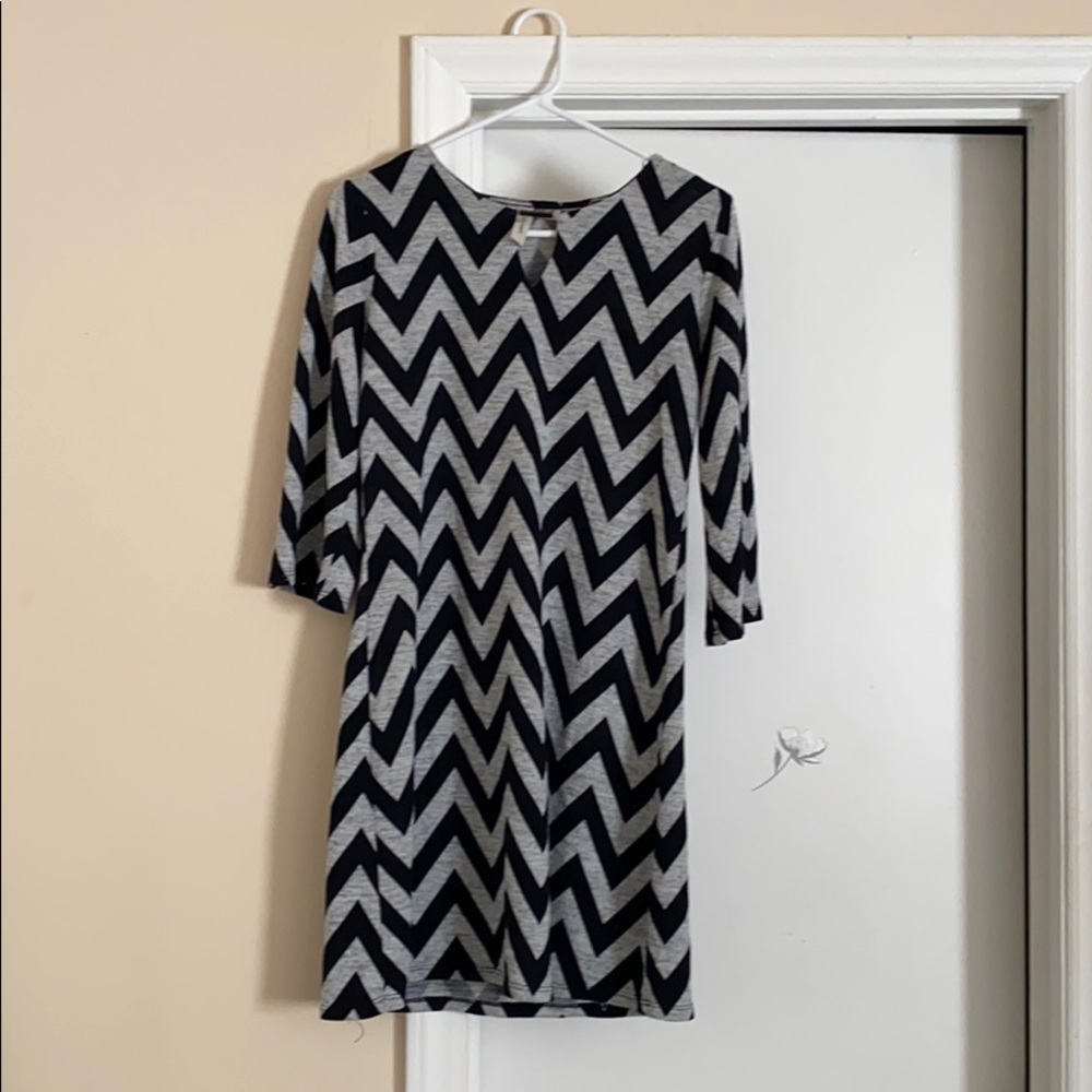 3/4 sleeve long shirt or short dress.